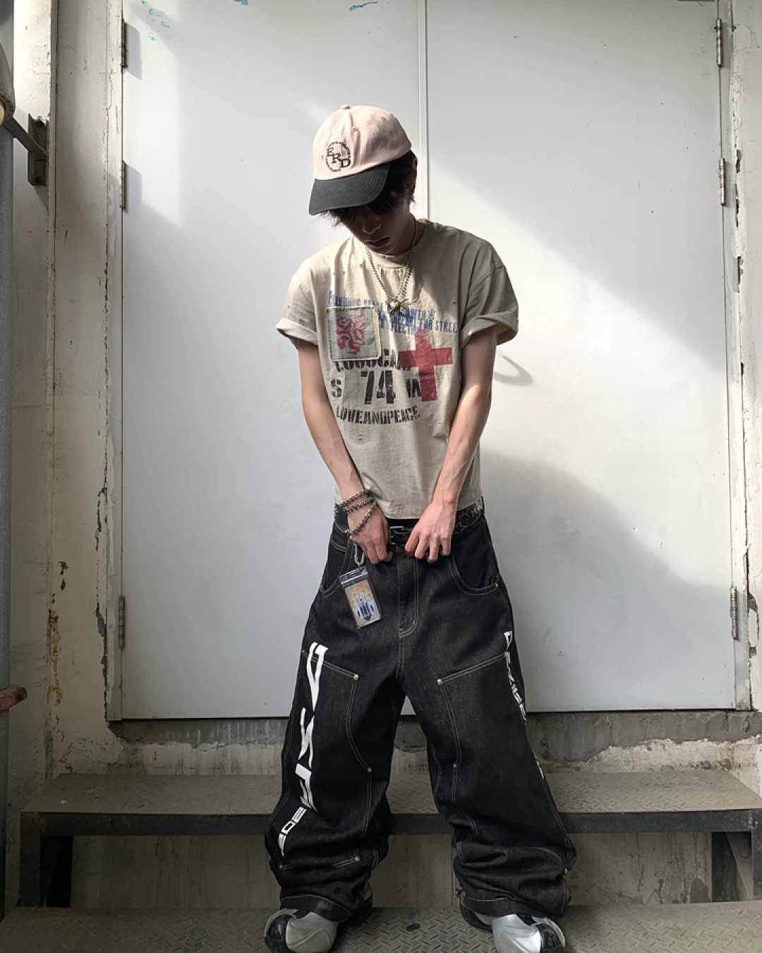 ダーティクロスレタリングデザイン短丈Tシャツ　FM0085