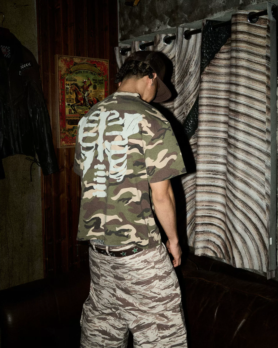 短丈バックボーンデザインTシャツ FM0138
