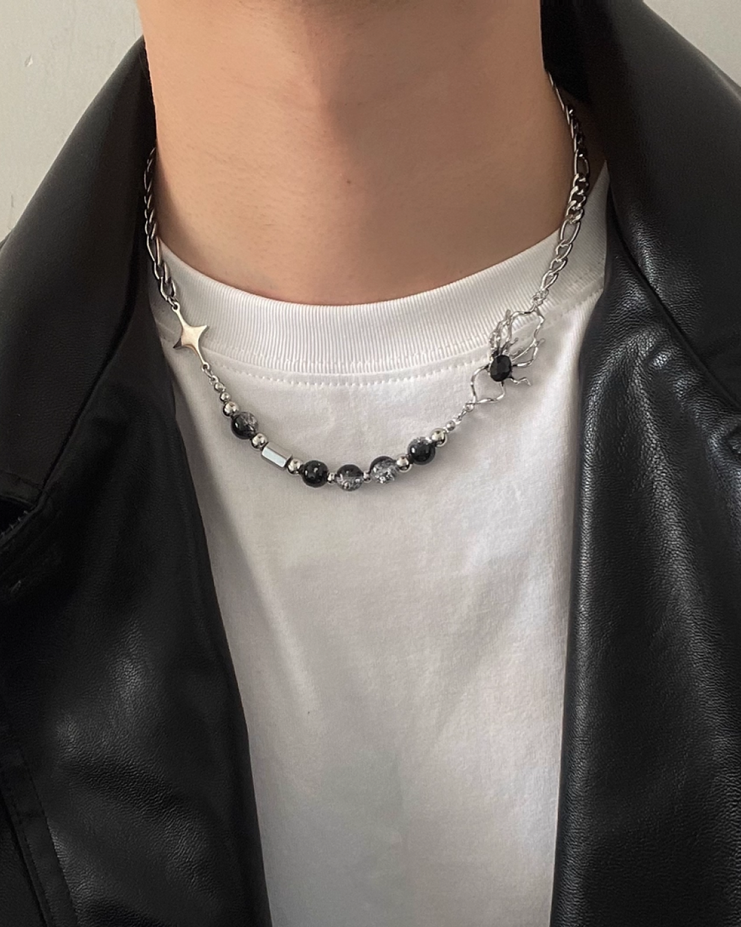 ブラックチャームネックレス　L0085