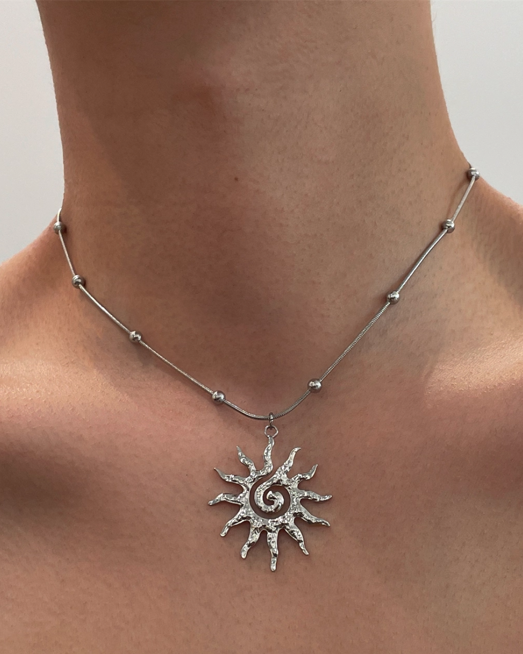 シルバーサンモチーフネックレス　L0101