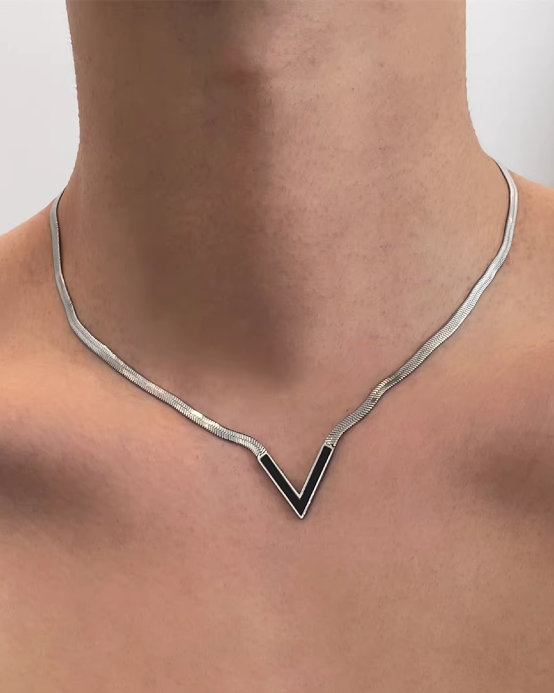 シルバーVモチーフネックレス　L0191