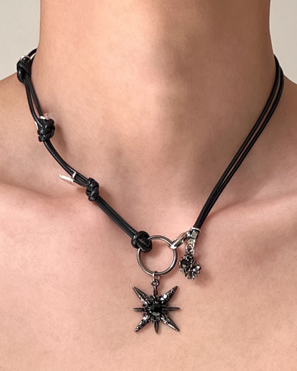 ブラックチャームネックレス　L0272