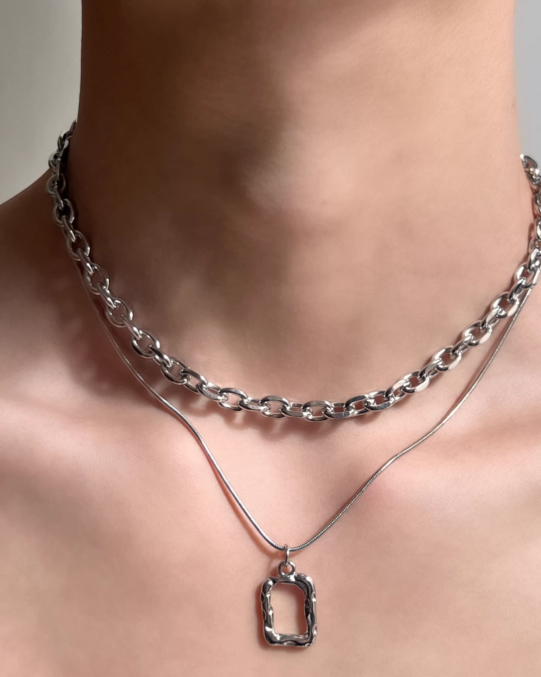 ダブルシルバーチャームネックレス　L0276