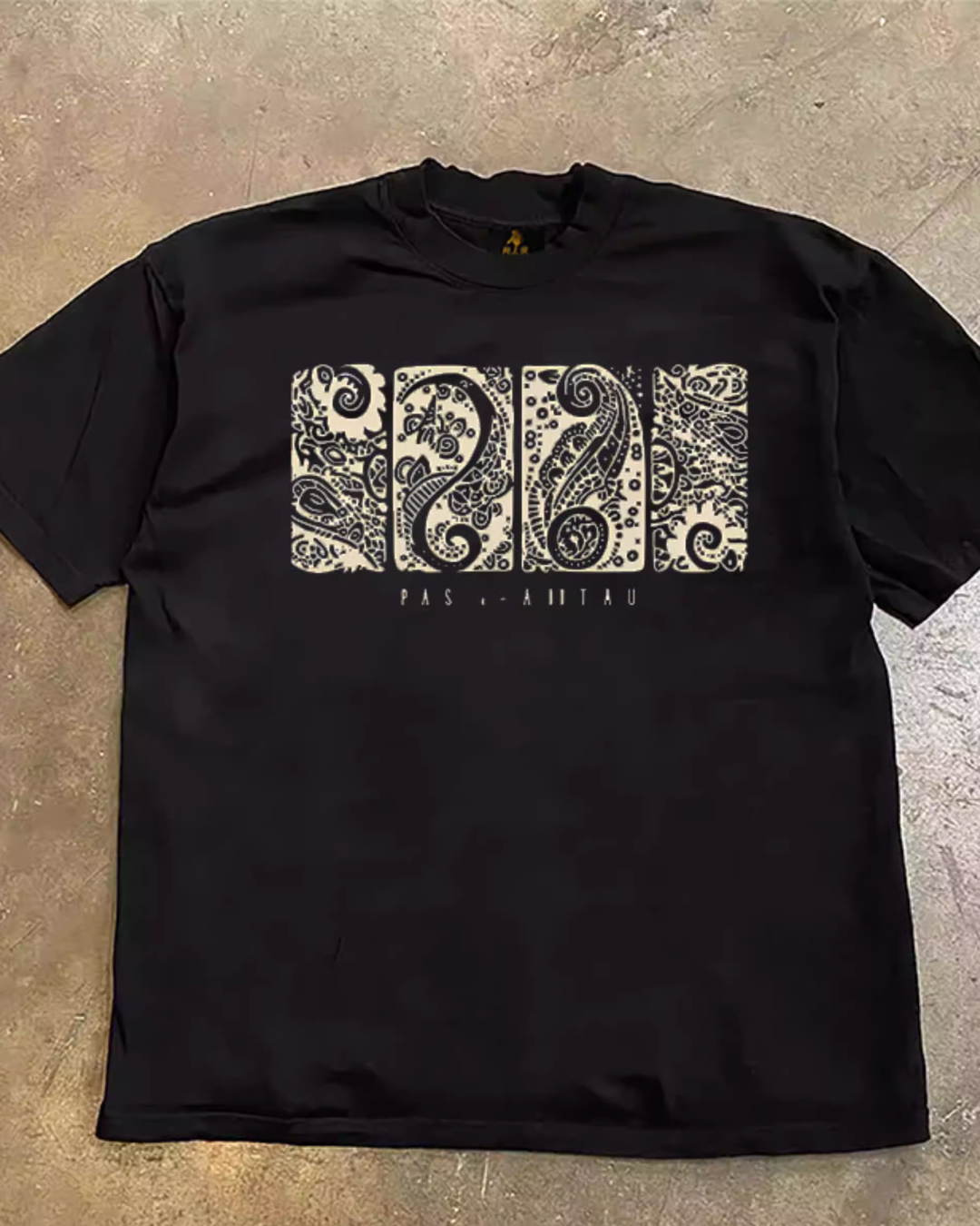 スクエアペイズリープリントTシャツ L0328