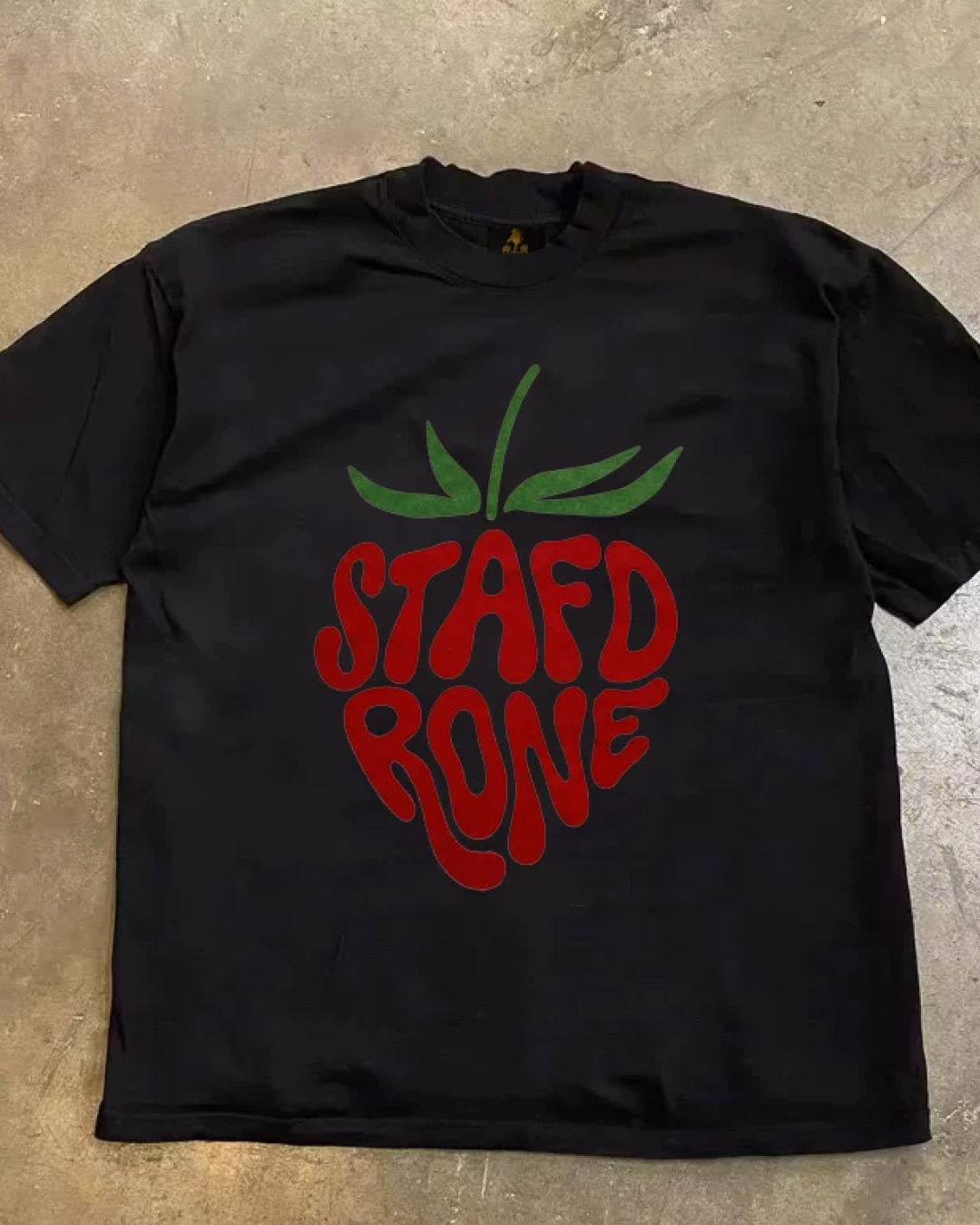 ストロベリーレタリングTシャツ L0332