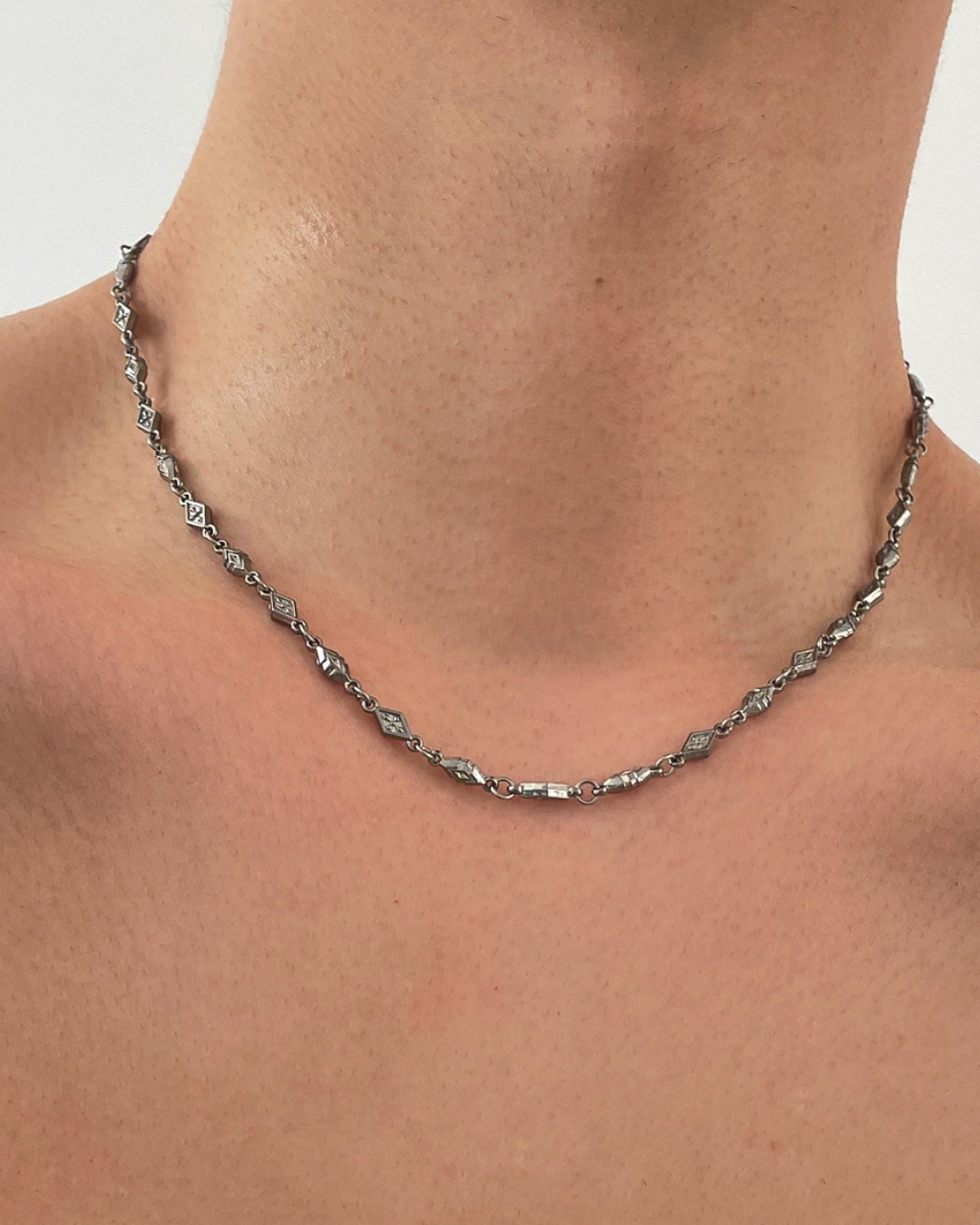 ダイアモンドシェイプシルバーネックレス　L0474