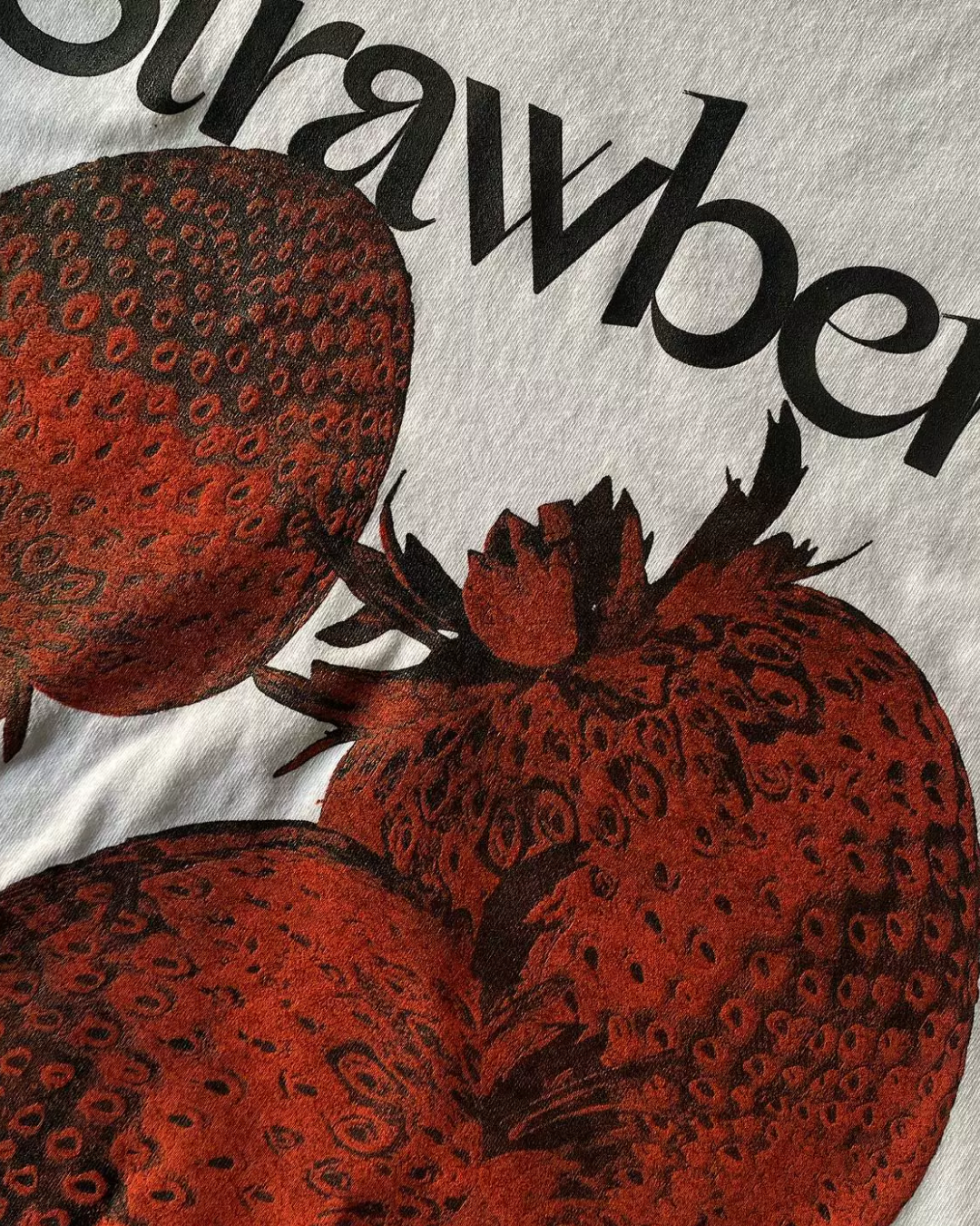 ストロベリーデザインTシャツ L0598