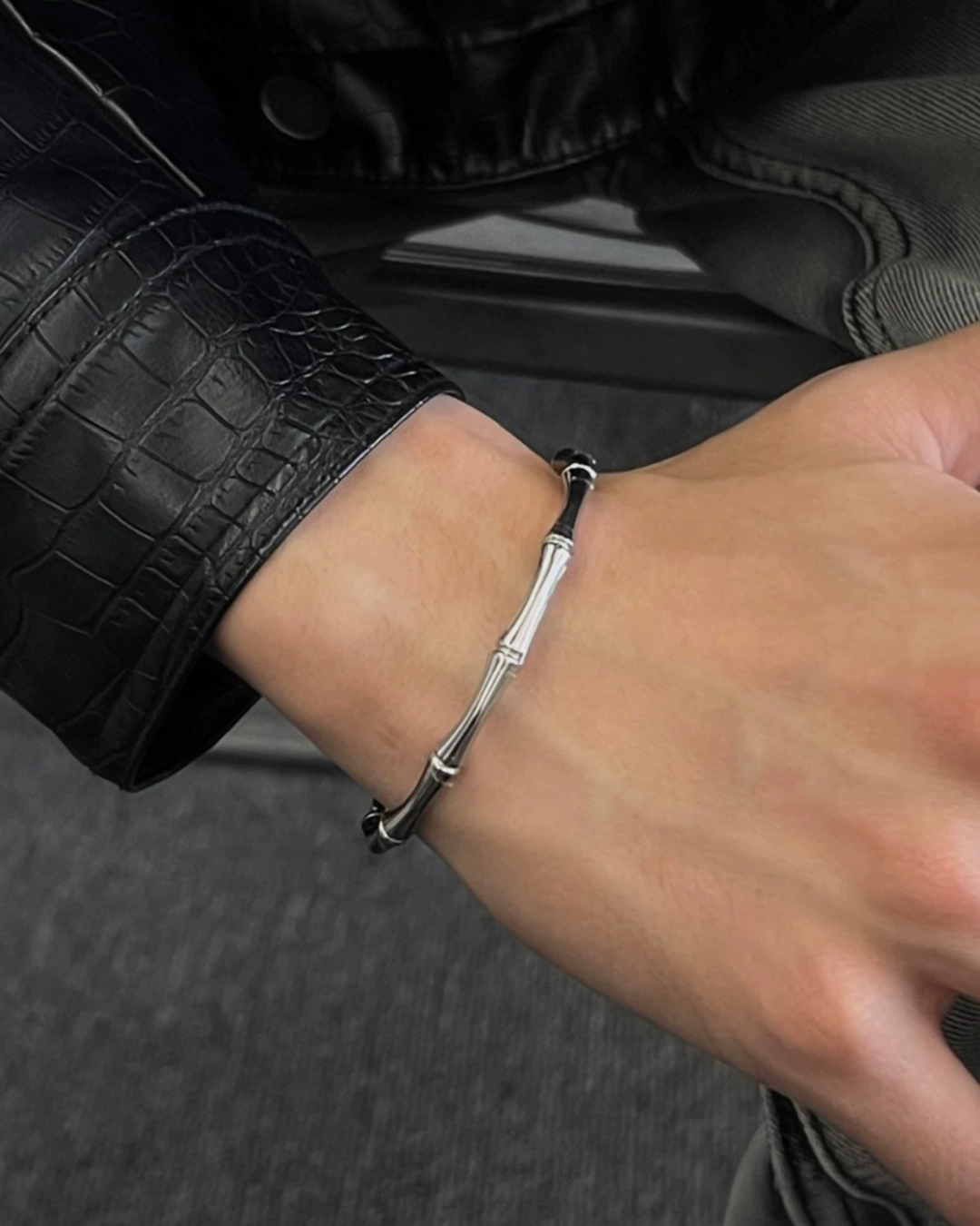 シルバーアクセントデザインブレスレット　L0719