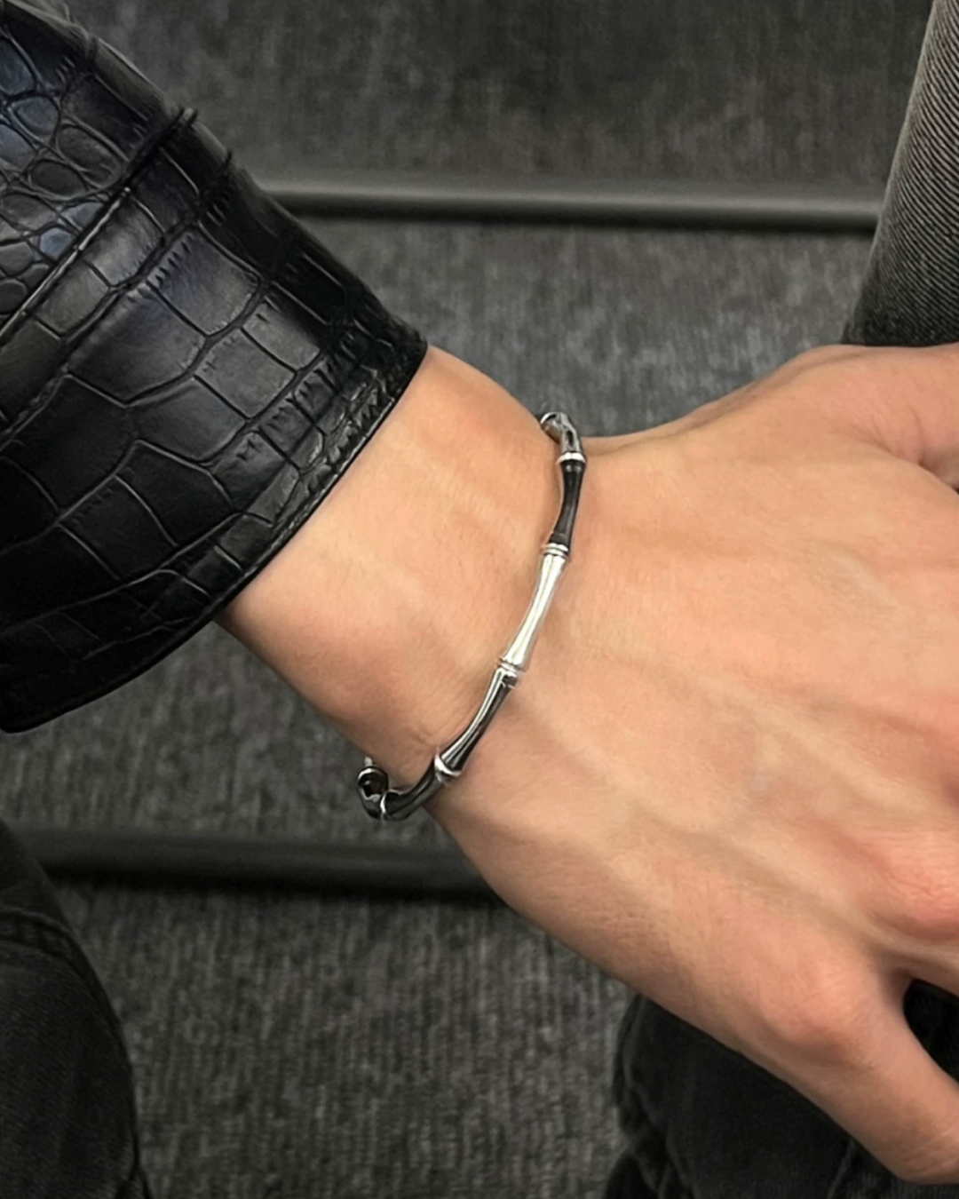 シルバーアクセントデザインブレスレット　L0719