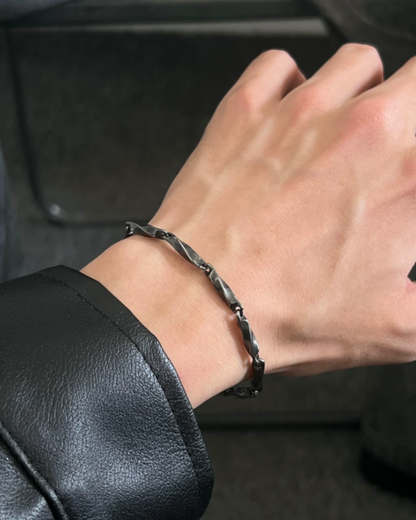 ブラックスパイラルブレスレット　L0732