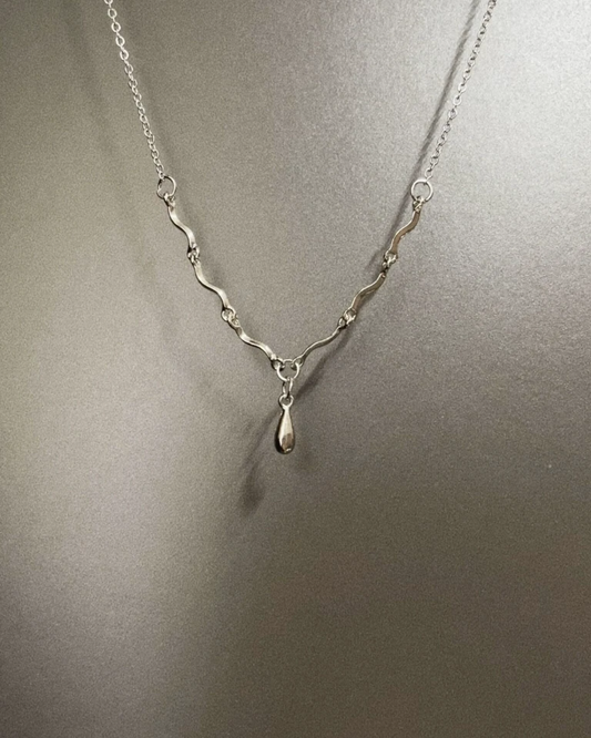 シルバーデザインネックレス　L0701