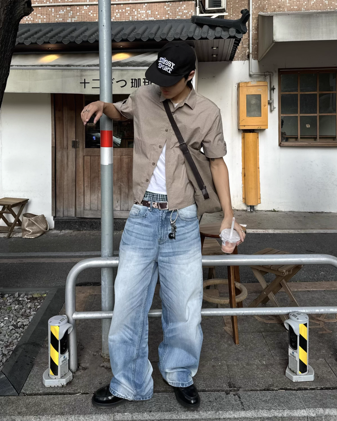 ウォッシュブルーAラインデニムパンツ　MN0023