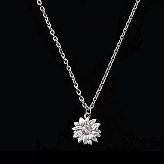 シルバーフラワーネックレス　L0764